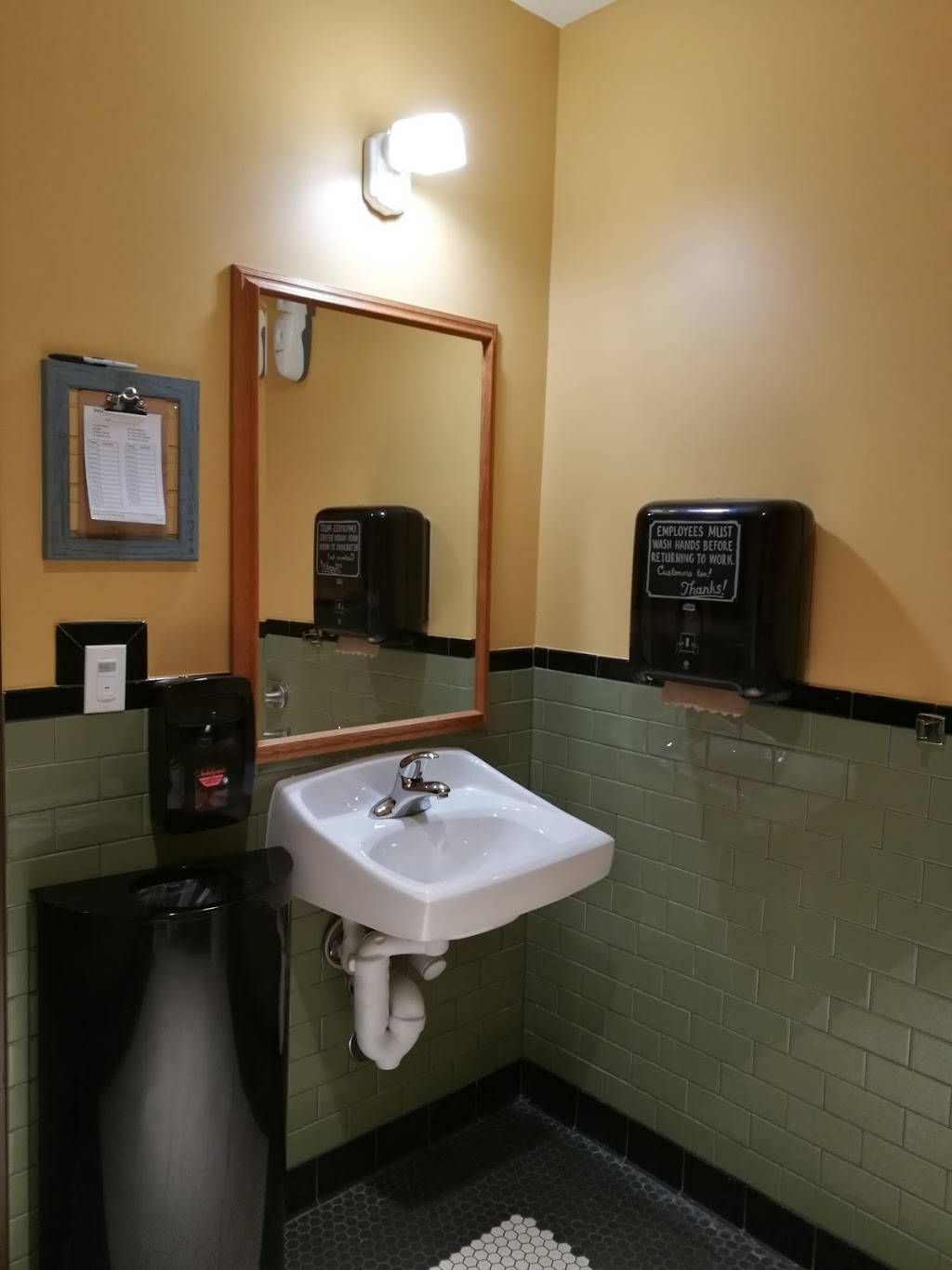 Potbelly Sandwich Shop | restaurant | 13012 N Pennsylvania Ave, Oklahoma City, OK 73120, USA | 4059364242 OR +1 405-936-4242