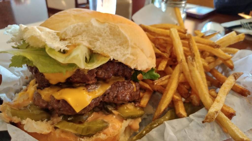 Badger Crossing Pub & Eatery | restaurant | 909 Front St, Cashton, WI 54619, USA | 6086545706 OR +1 608-654-5706