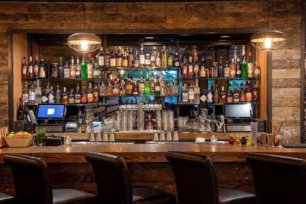 Handcraft Kitchen & Cocktails | restaurant | 735 Coleman Blvd, Mt Pleasant, SC 29464, USA | 8439728060 OR +1 843-972-8060