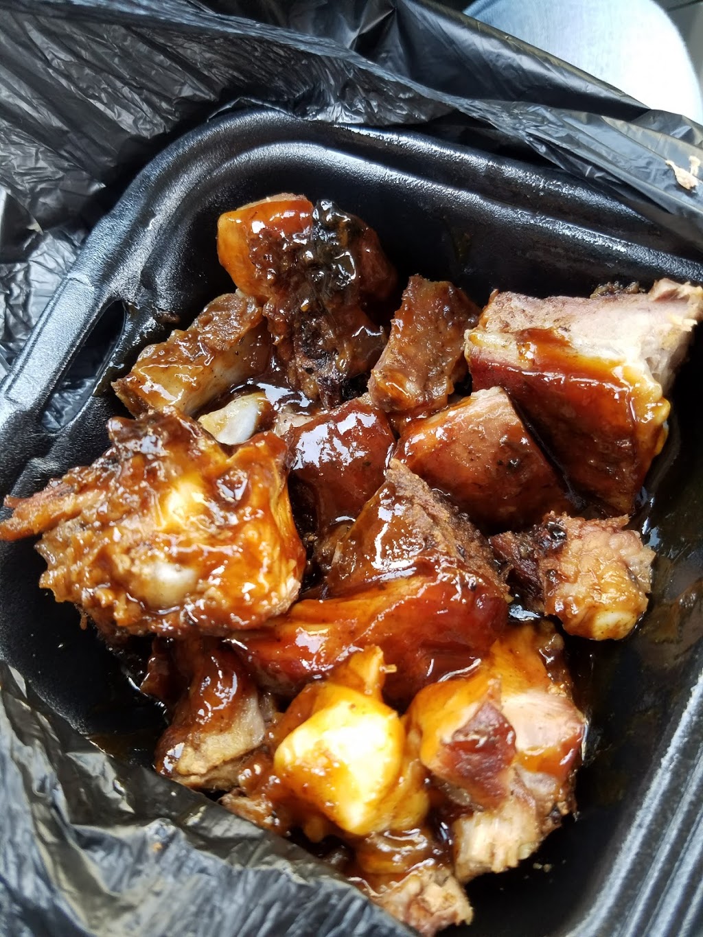 Marlos Backyard BBQ | restaurant | 910 E Peace St, Canton, MS 39046, USA | 7692572748 OR +1 769-257-2748