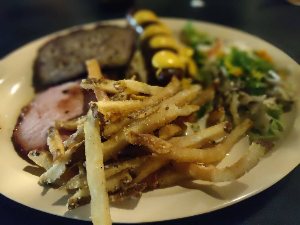 Tors Country Pub | restaurant | 9800 N Peoria Ave, Sperry, OK 74073, USA | 9185210668 OR +1 918-521-0668