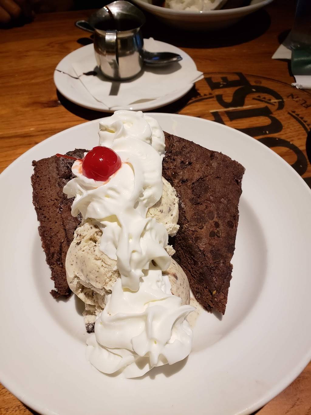 Carolina Ale House | restaurant | 2240 Walnut St, Cary, NC 27518, USA | 9198549444 OR +1 919-854-9444