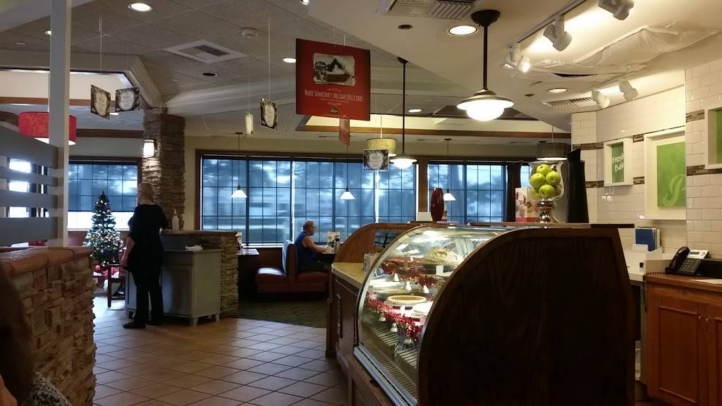 Perkins Restaurant & Bakery | restaurant | 3585 Gateway Ln, Naples, FL 34109, USA | 2395960700 OR +1 239-596-0700