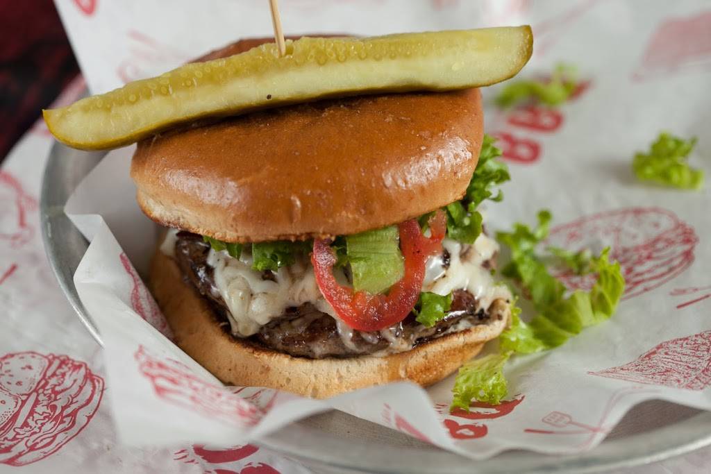 Backyard BBQ & Booze | restaurant | 2600 W Sylvania Ave #1, Toledo, OH 43613, USA | 4194752515 OR +1 419-475-2515