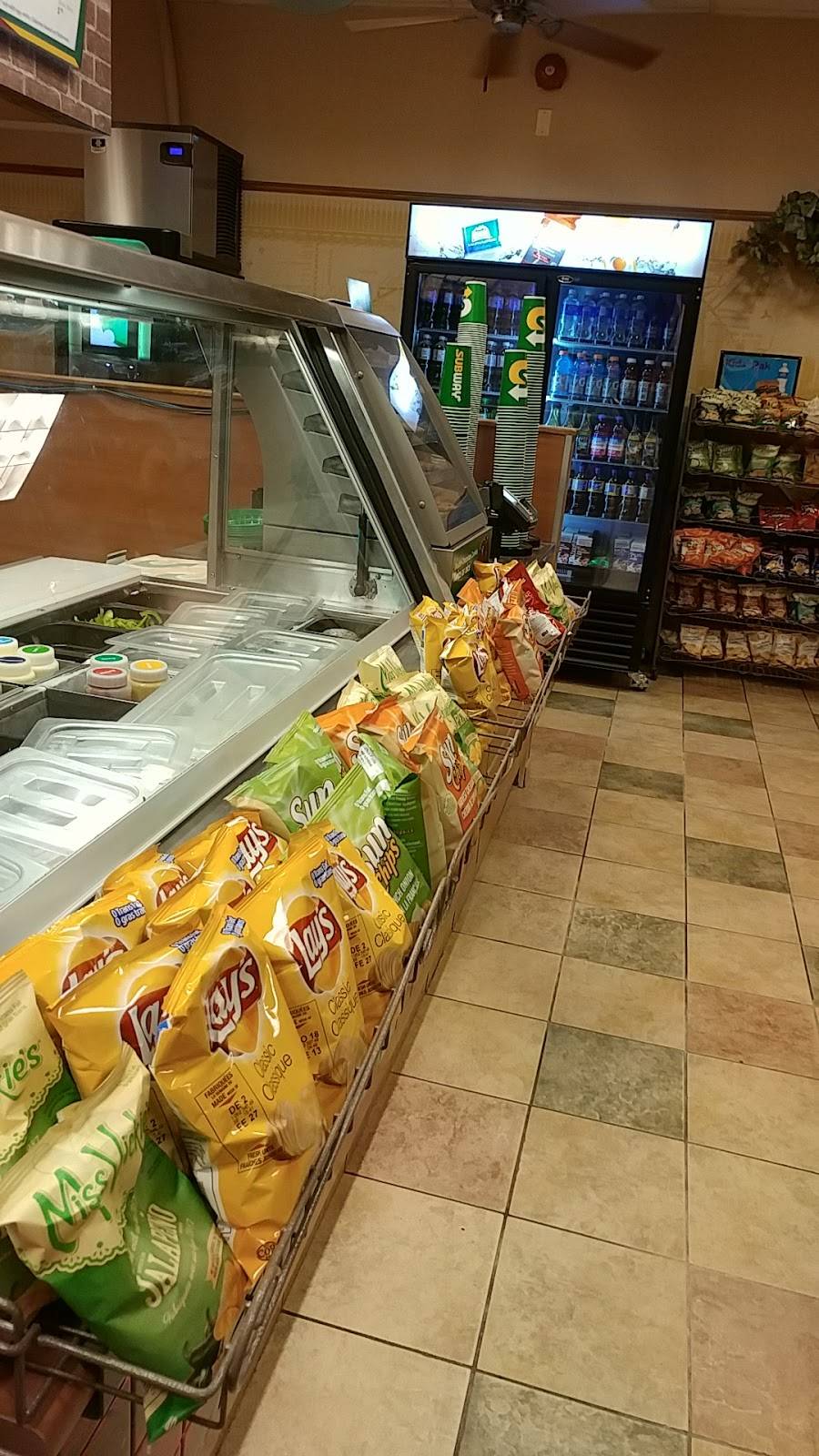 Subway | restaurant | 1800 The Queensway, Etobicoke, ON M9C 5H5, Canada | 6474385612 OR +1 647-438-5612