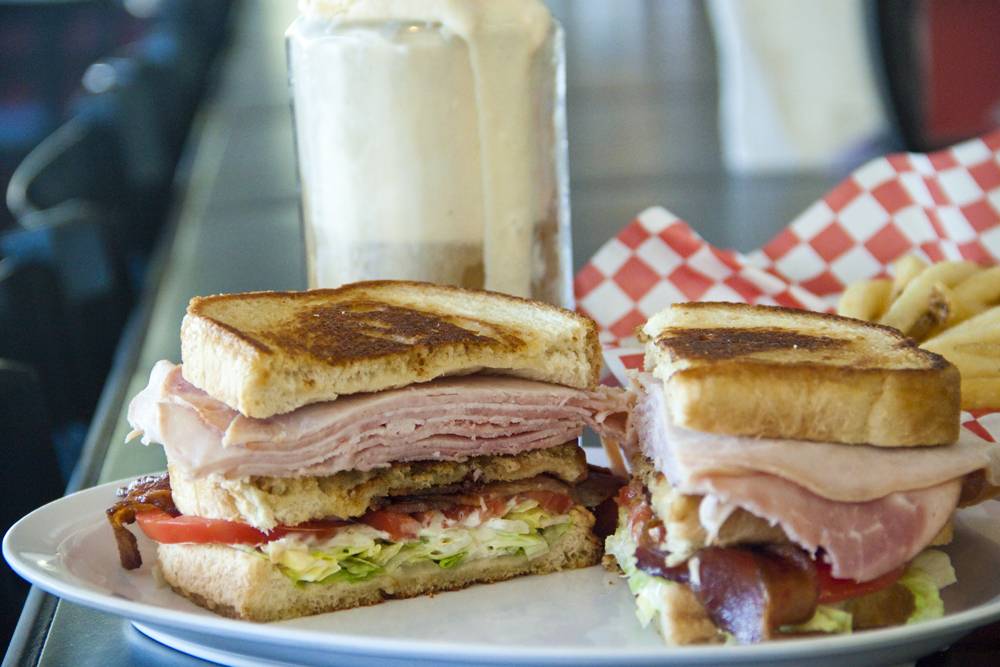 Big A Rootbeer Drive In | restaurant | 810 E Main St, Grass Valley, CA 95945, USA | 5302733243 OR +1 530-273-3243