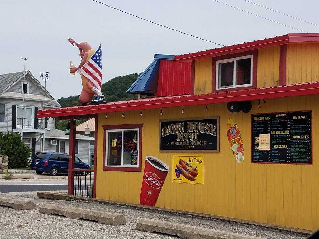 The Dawg House | meal takeaway | 122 Main St, Lynxville, WI 54626, USA | 6084120486 OR +1 608-412-0486