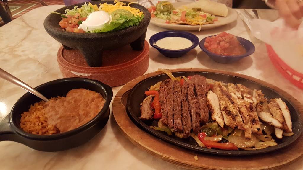 Chuys | restaurant | 2717 Fairfield Commons, Beavercreek, OH 45431, USA | 9373204419 OR +1 937-320-4419