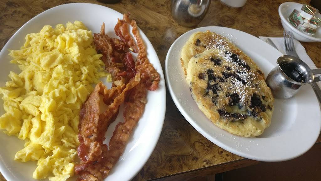 Uncle Charlies Finer Diner | restaurant | 1496 Main St, Weymouth, MA 02190, USA | 7813373889 OR +1 781-337-3889