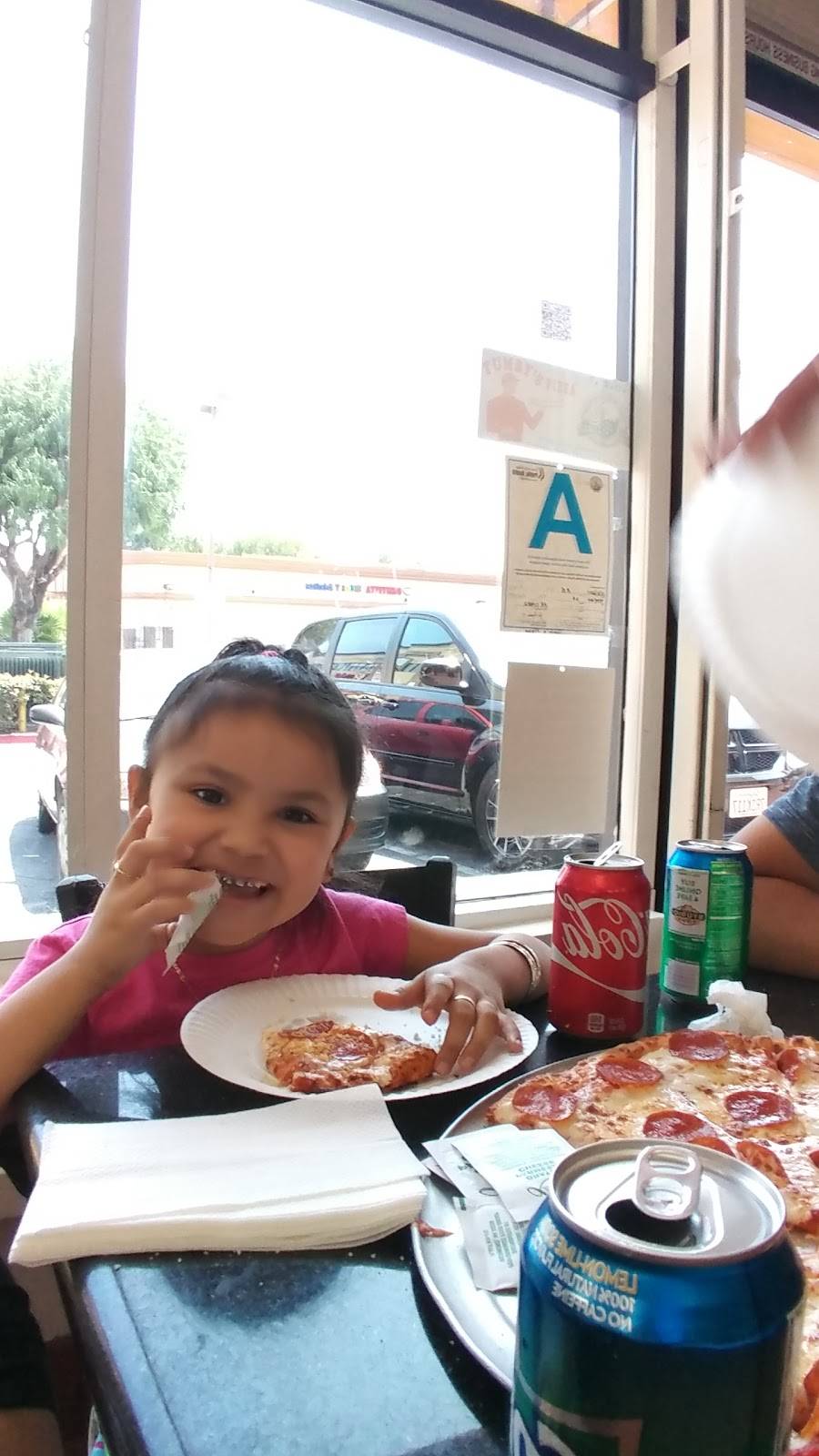 Tumbys Pizza | restaurant | 7119 Rita Ave, Huntington Park, CA 90255, USA | 3235846090 OR +1 323-584-6090