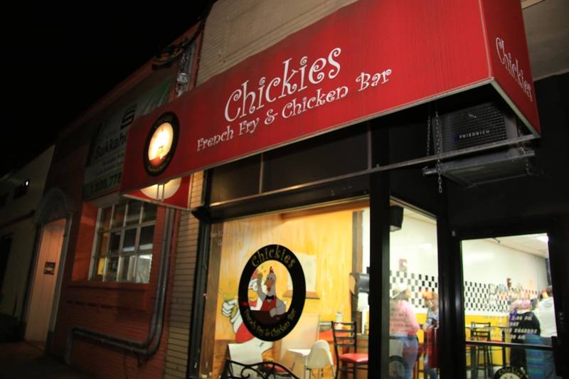 Chickies French Fry & Chicken Bar | meal takeaway | 172 W Englewood A, Teaneck, NJ 07666, USA | 2012666033 OR +1 201-266-6033