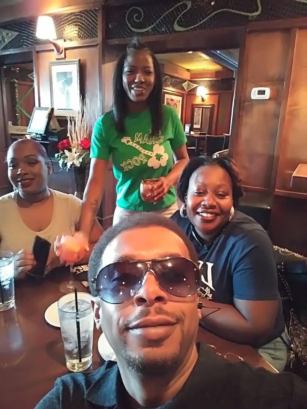 Bella Sera Restaurant | restaurant | 3801 Mannheim Rd, Schiller Park, IL 60176, USA | 8476780670 OR +1 847-678-0670