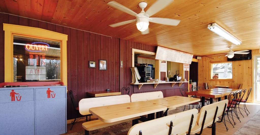 Snack et Délices Montebello | meal takeaway | 497 Rue Notre Dame, Montebello, QC J0V 1L0, Canada | 8193090595 OR +1 819-309-0595