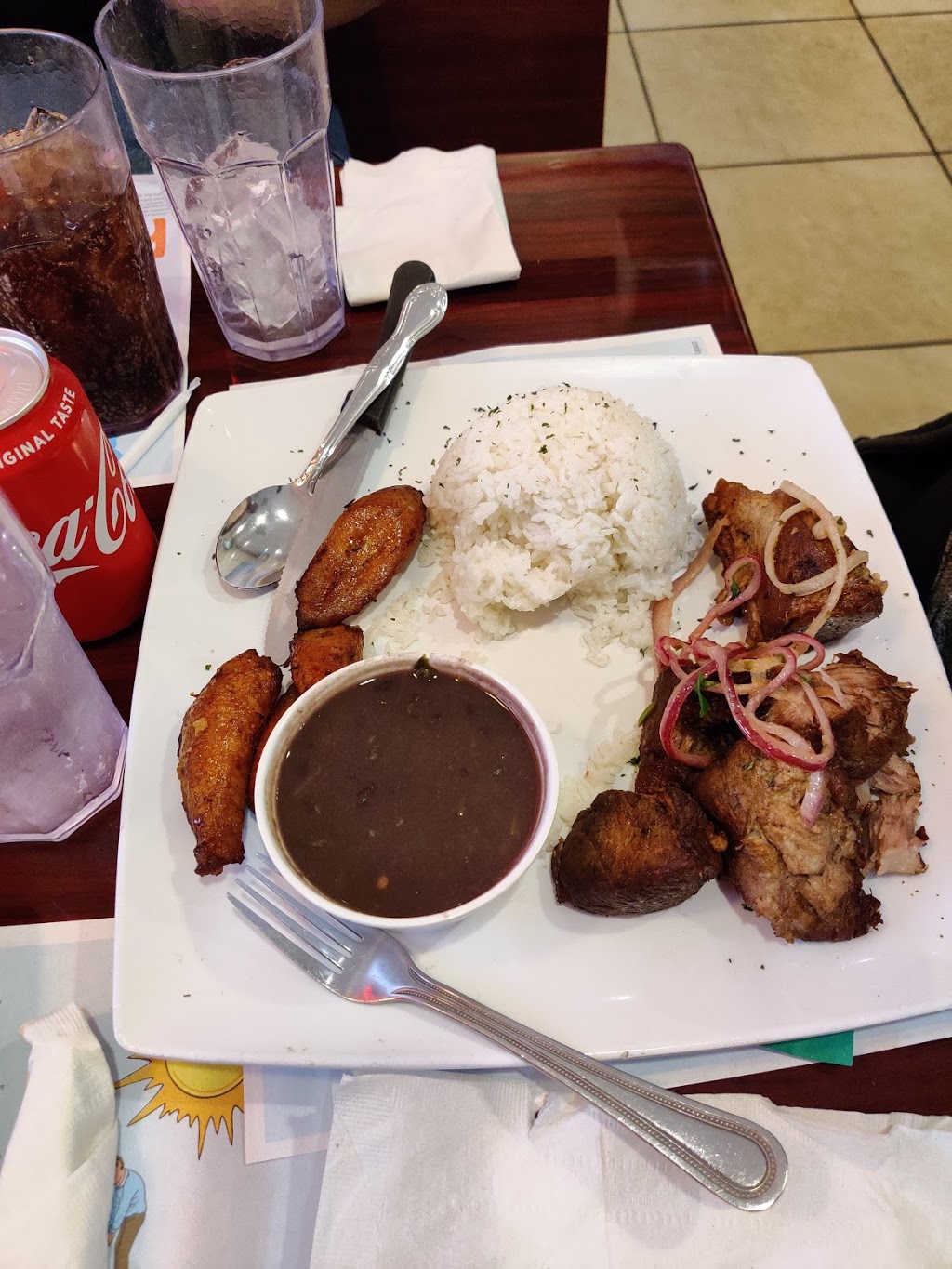 El Rinconcito De Santa Barbara Restaurant | restaurant | 2050 W 56th St #33, Hialeah, FL 33016, USA | 3058195590 OR +1 305-819-5590