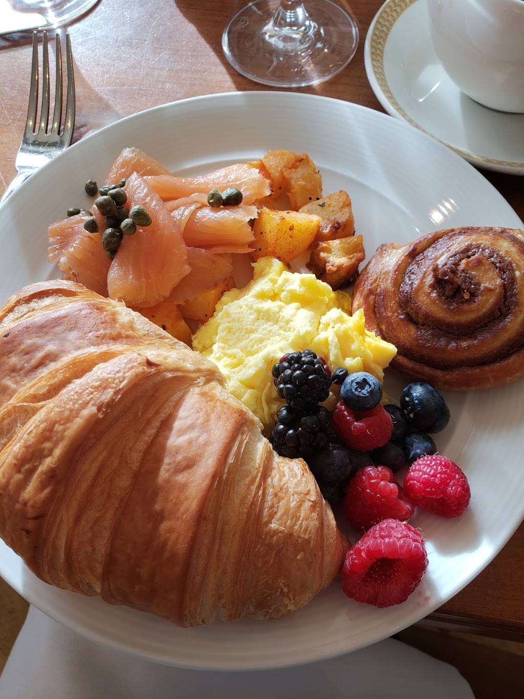 Miel | restaurant | 510 Atlantic Ave, Boston, MA 02210, USA | 6172175151 OR +1 617-217-5151