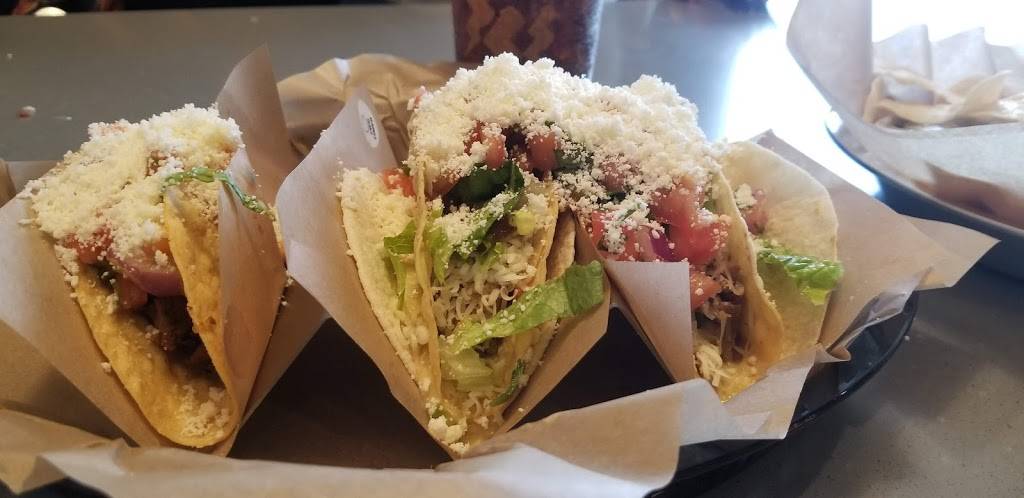 QDOBA Mexican Eats | restaurant | 650 Division Rd Suite 2A, Windsor, ON N8X 5E7, Canada | 5199671669 OR +1 519-967-1669