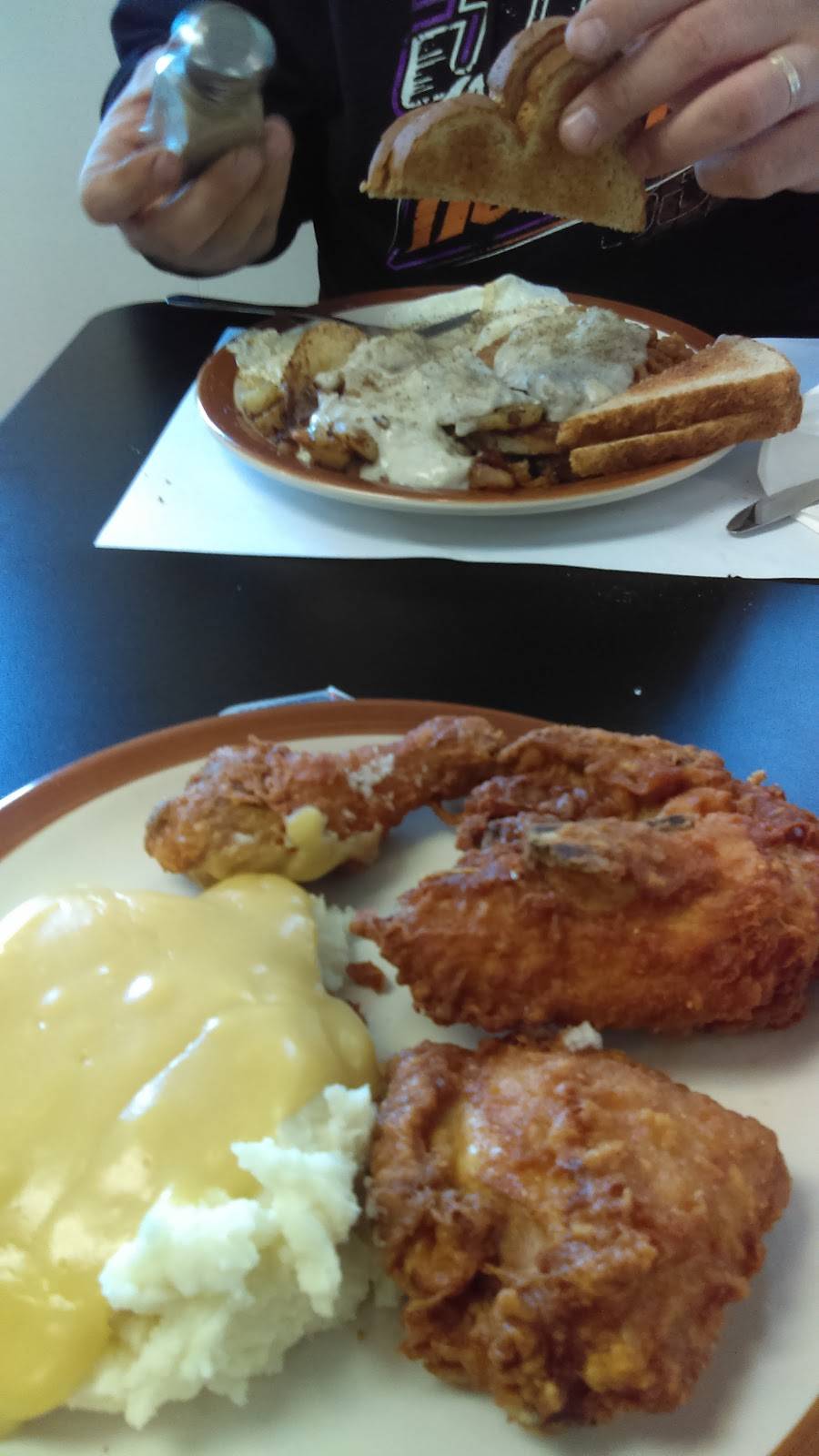 Bigginz | restaurant | 2501 5644, PA-711, New Florence, PA 15944, USA | 7242352446 OR +1 724-235-2446