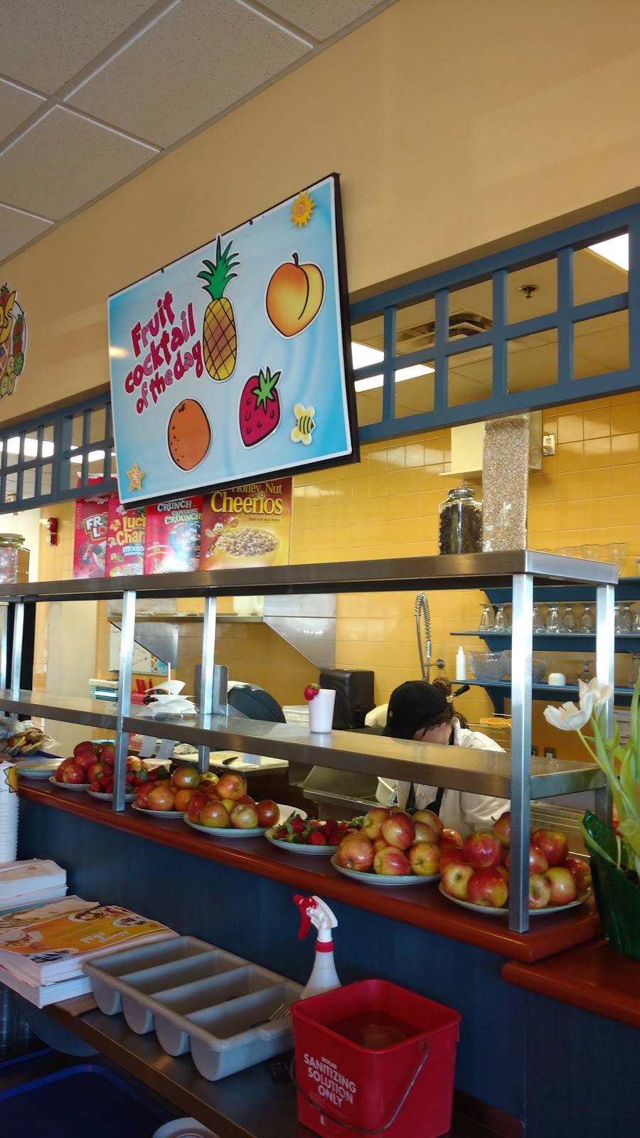 Cora | restaurant | 135 Mapleview Dr W, Barrie, ON L4N 9H7, Canada | 7057258686 OR +1 705-725-8686