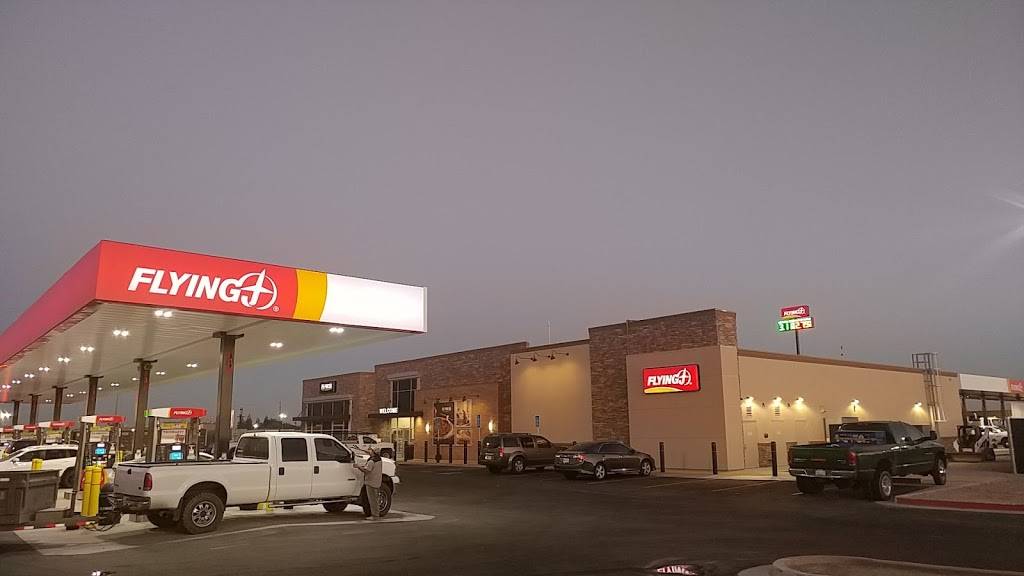 Flying J Travel Center | restaurant | 345 Roth Rd, Lathrop, CA 95330, USA | 2099821460 OR +1 209-982-1460