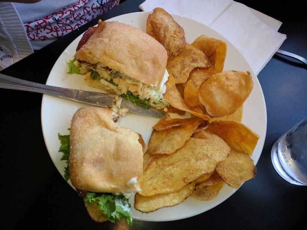 Pier 23 Kitchen | restaurant | 23 E Main St, Gloucester, MA 01930, USA | 9785157932 OR +1 978-515-7932