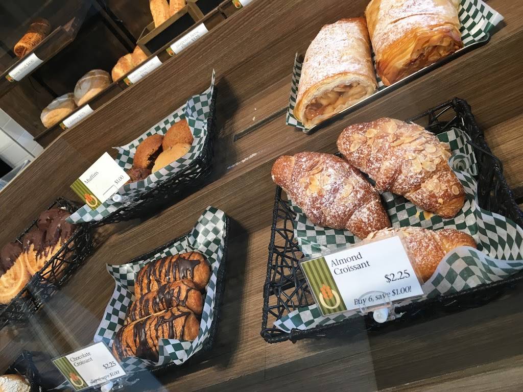 Hot Oven Bakery | restaurant | 195 Lakeshore Rd E, Oakville, ON L6J 1H7, Canada | 9055828923 OR +1 905-582-8923