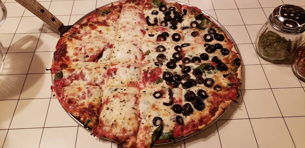 Papas Pizza Place | meal delivery | 8258 Janes Ave, Woodridge, IL 60517, USA | 6309850101 OR +1 630-985-0101