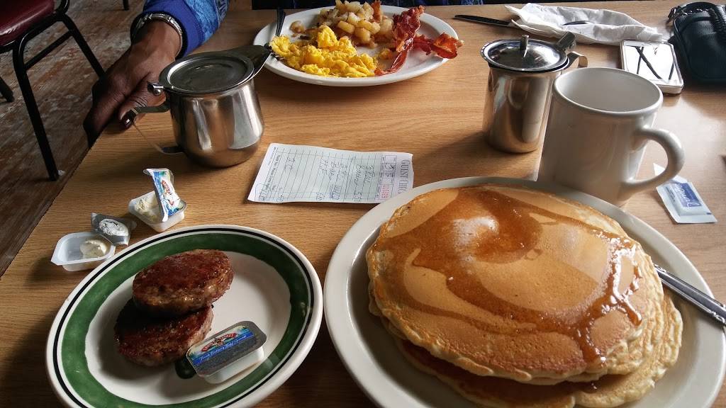 Victorias Country Inn | restaurant | 6925 W Third St, Dayton, OH 45417, USA | 9378357113 OR +1 937-835-7113