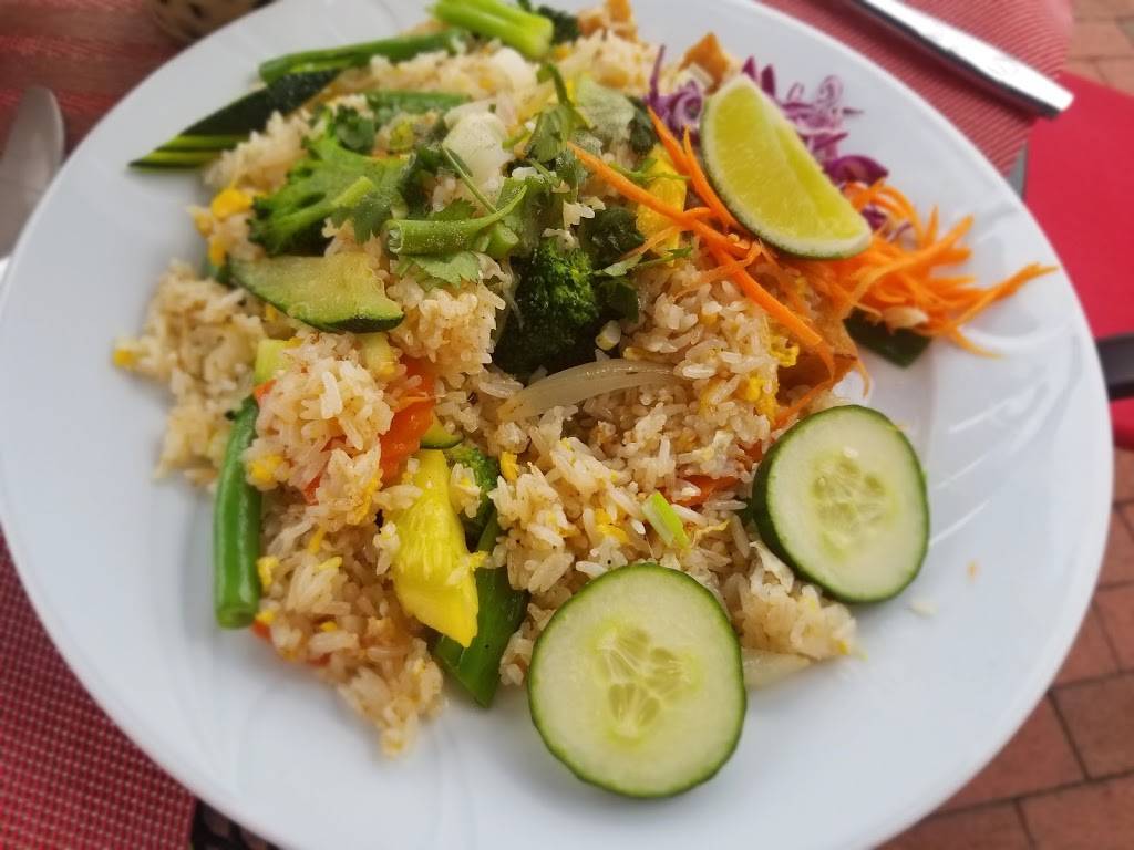 Siam Corner Thai Kitchen & Pho | restaurant | 199 Broad St, Windsor, CT 06095, USA | 8602988082 OR +1 860-298-8082