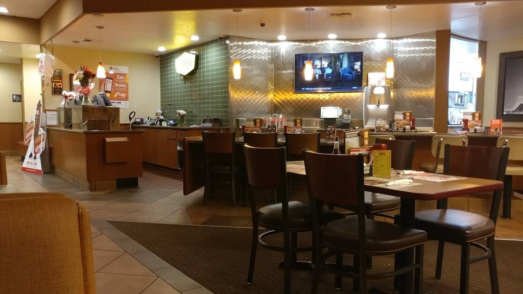Dennys | restaurant | 16686 Bernardo Center Dr, San Diego, CA 92128, USA | 8584857011 OR +1 858-485-7011