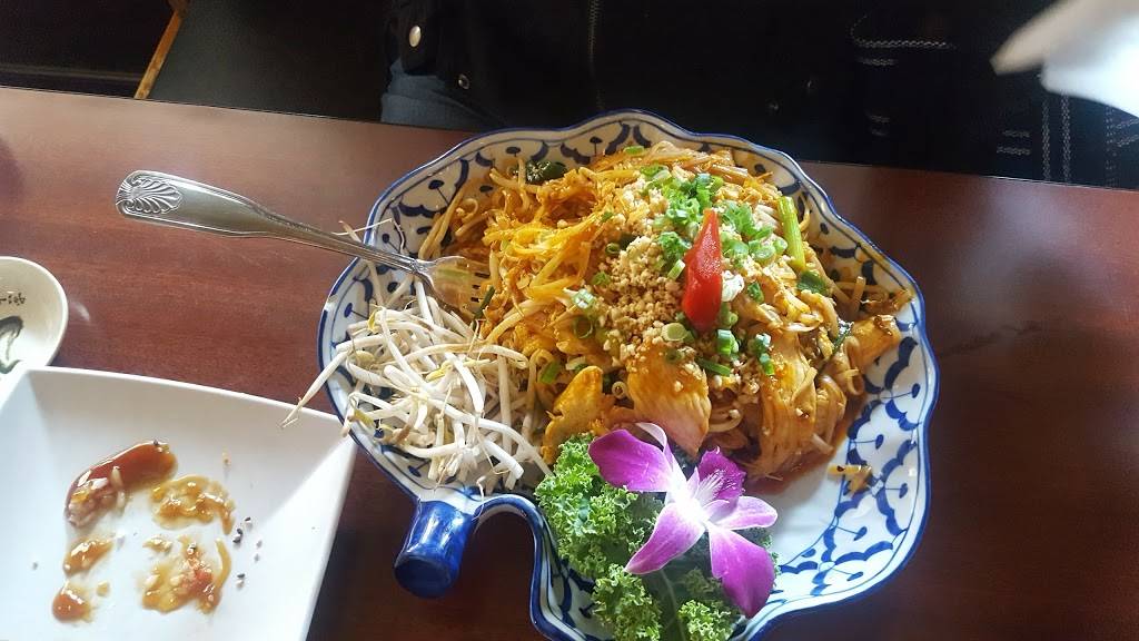 Ban Thai & Sushi Restaurant | restaurant | 2519 McMullen Booth Rd #505, Clearwater, FL 33761, USA | 7277242992 OR +1 727-724-2992