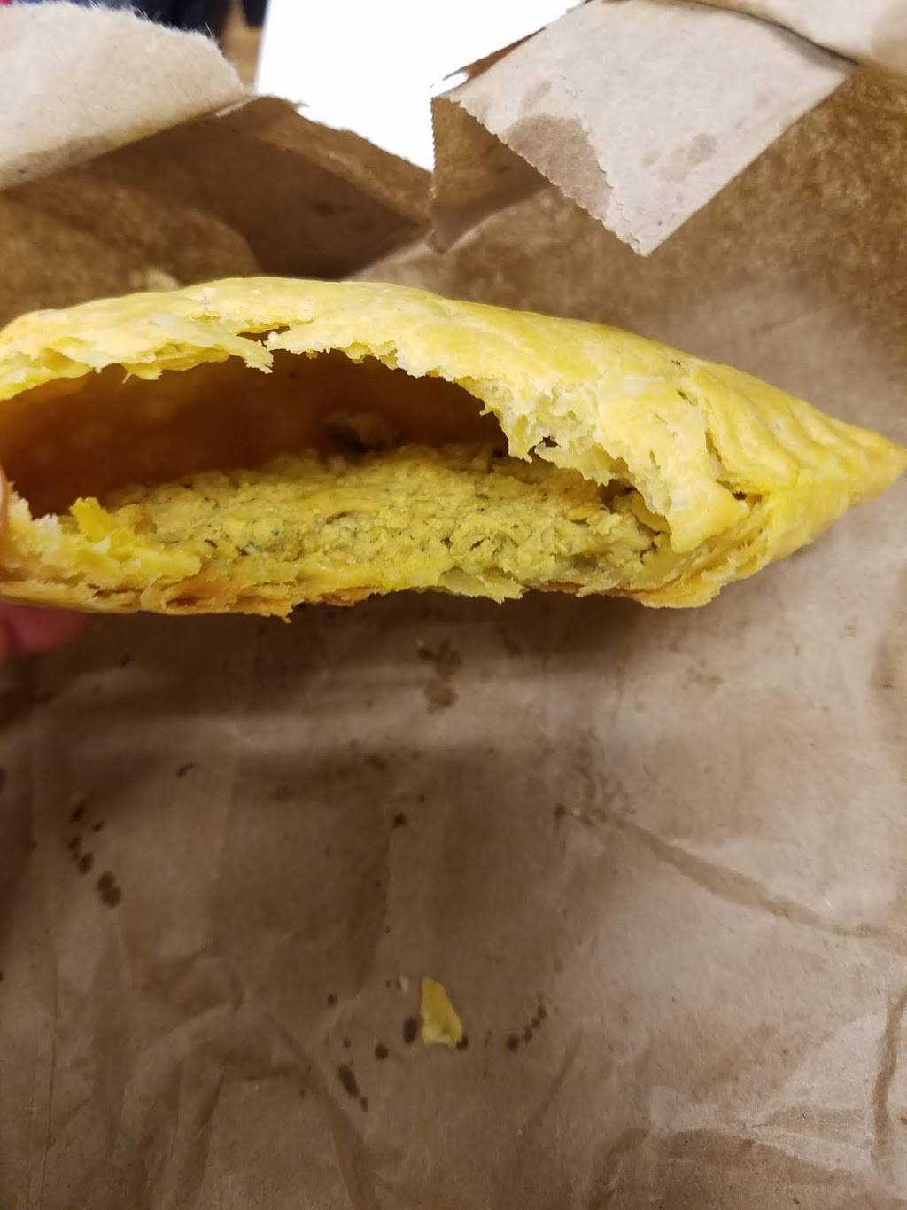 The Lighthouse | restaurant | 1975 N Olden Ave, Ewing Township, NJ 08618, USA | 6098825876 OR +1 609-882-5876