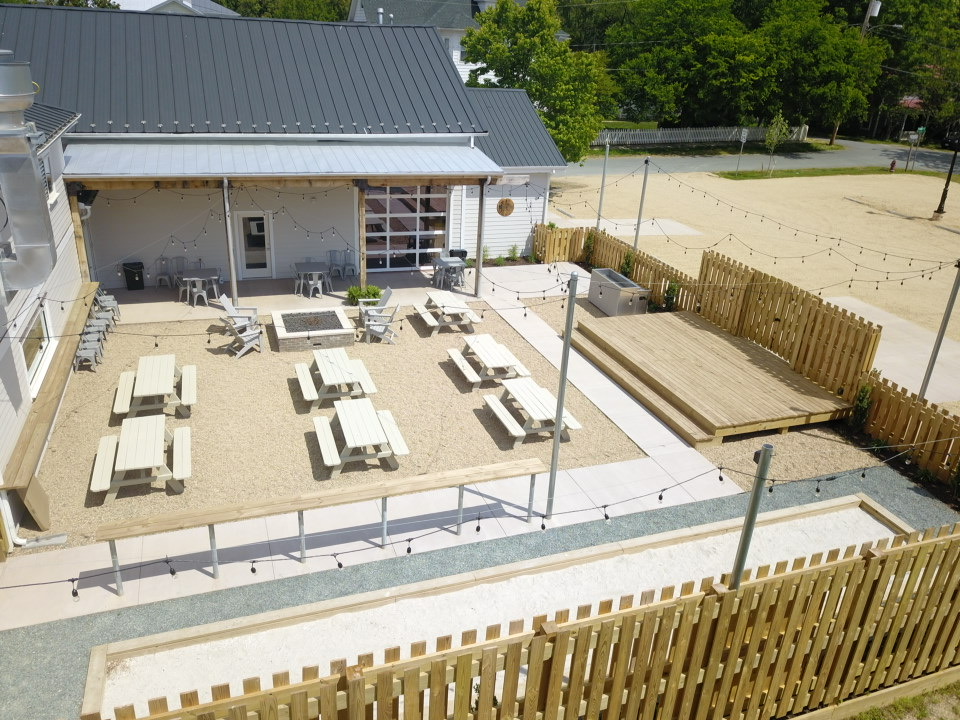 Champion Ice House | restaurant | 212 N Main St, Gordonsville, VA 22942, USA | 5404065393 OR +1 540-406-5393