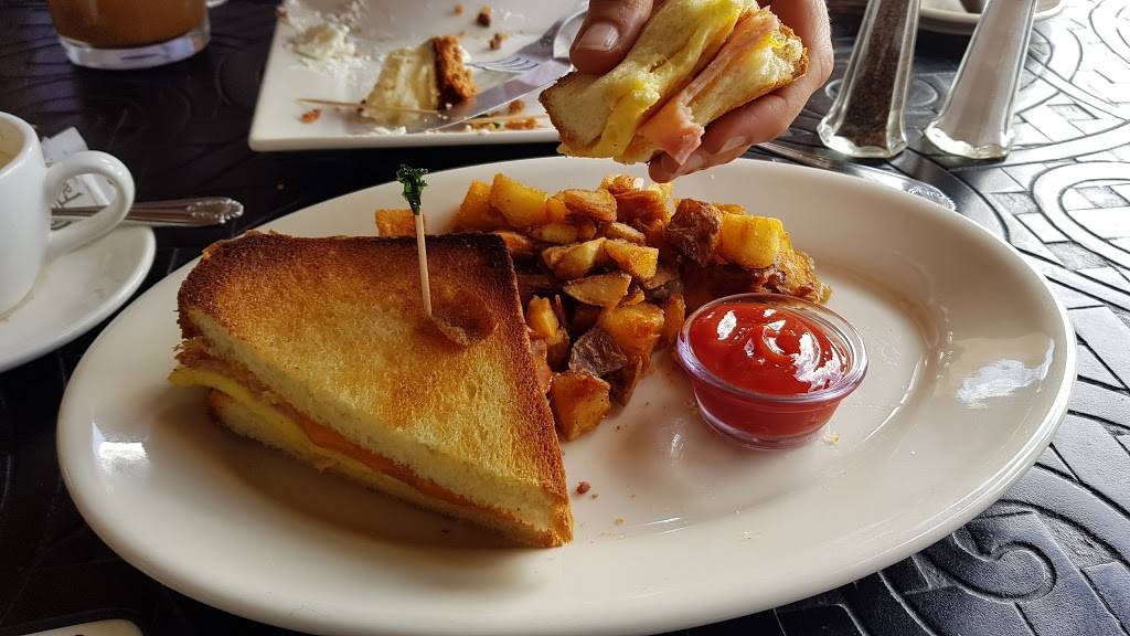 The Cheesecake Factory | restaurant | 11401 Nw 12th St Spc E512, Miami, FL 33172, USA | 3055930803 OR +1 305-593-0803