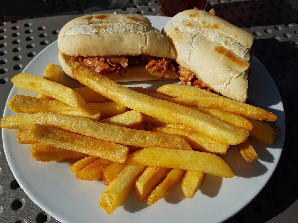 Cuchulainns Irish Pub | restaurant | 158 Queen St S, Mississauga, ON L5M 1K8, Canada | 9058213790 OR +1 905-821-3790