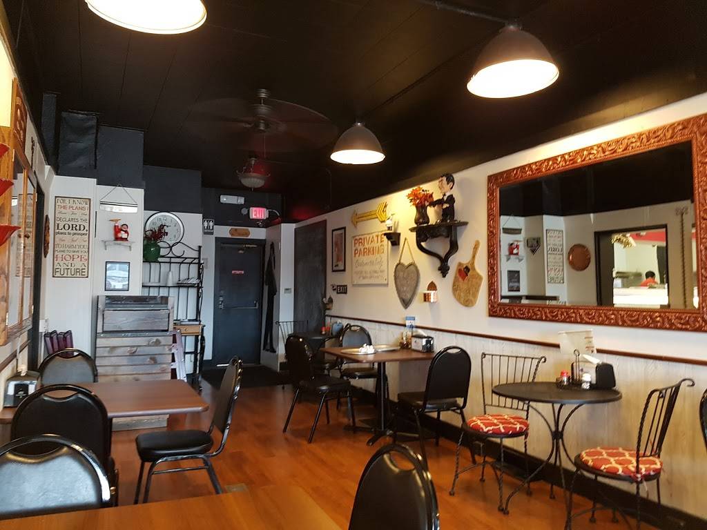 Thats Amore Pizza | restaurant | 105 N Main St, Crystal Lake, IL 60014, USA | 8154447200 OR +1 815-444-7200