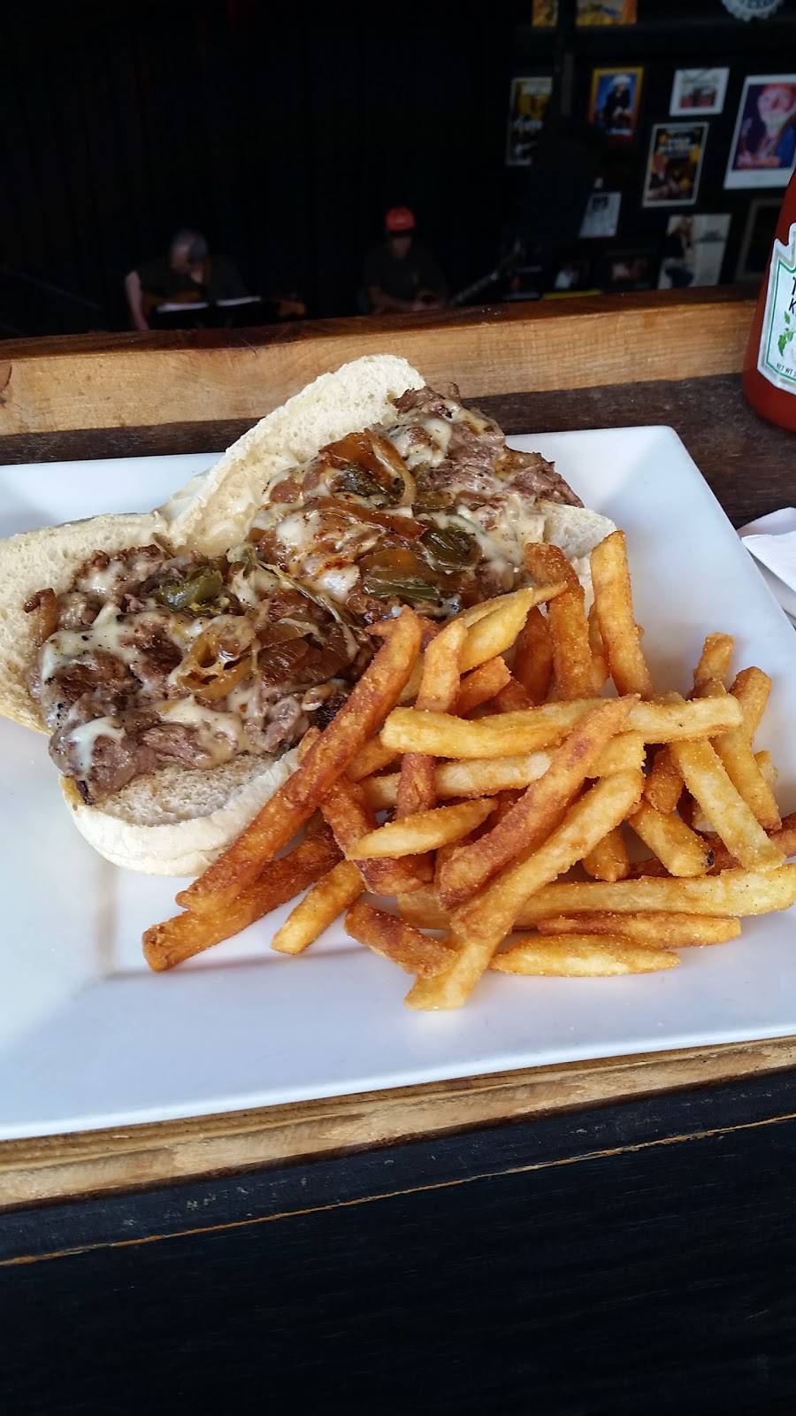 Sportsmens Tavern | restaurant | 326 Amherst St, Buffalo, NY 14207, USA | 7168747734 OR +1 716-874-7734