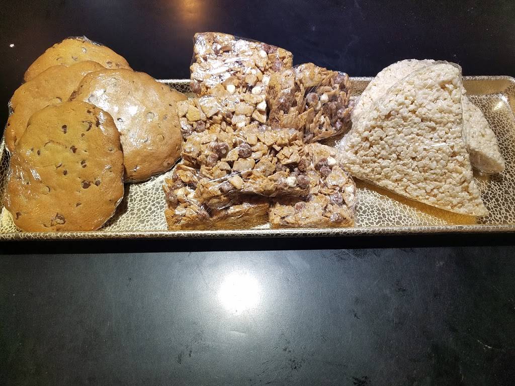 Aromas Pizza Cafe | restaurant | 350 St Peter St #100, St Paul, MN 55102, USA | 6512939040 OR +1 651-293-9040