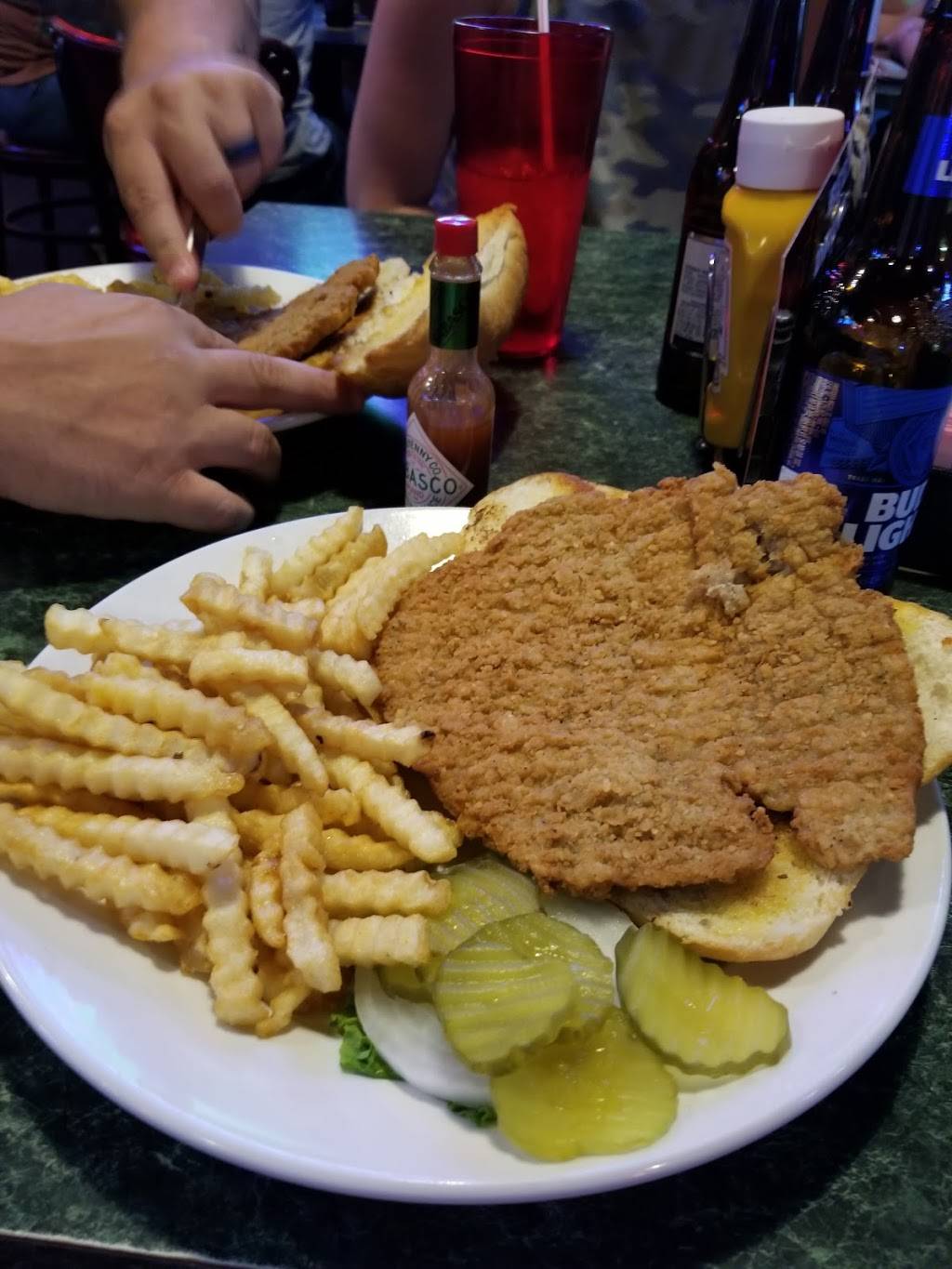 Rookies | restaurant | 15358 Veterans Memorial Pkwy, Wentzville, MO 63385, USA | 6363325933 OR +1 636-332-5933