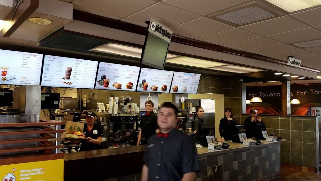 McDonalds | cafe | 763 Madison St, Shelbyville, TN 37160, USA | 9316843099 OR +1 931-684-3099
