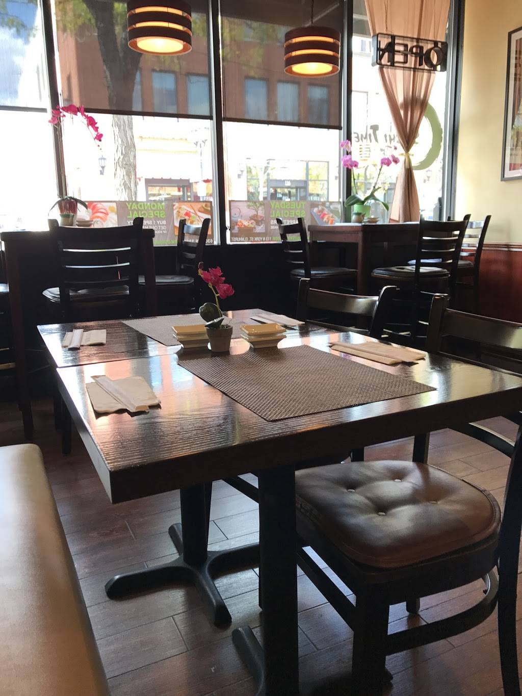 SUSHI TIME | restaurant | 113 N York St, Elmhurst, IL 60126, USA | 6302793388 OR +1 630-279-3388