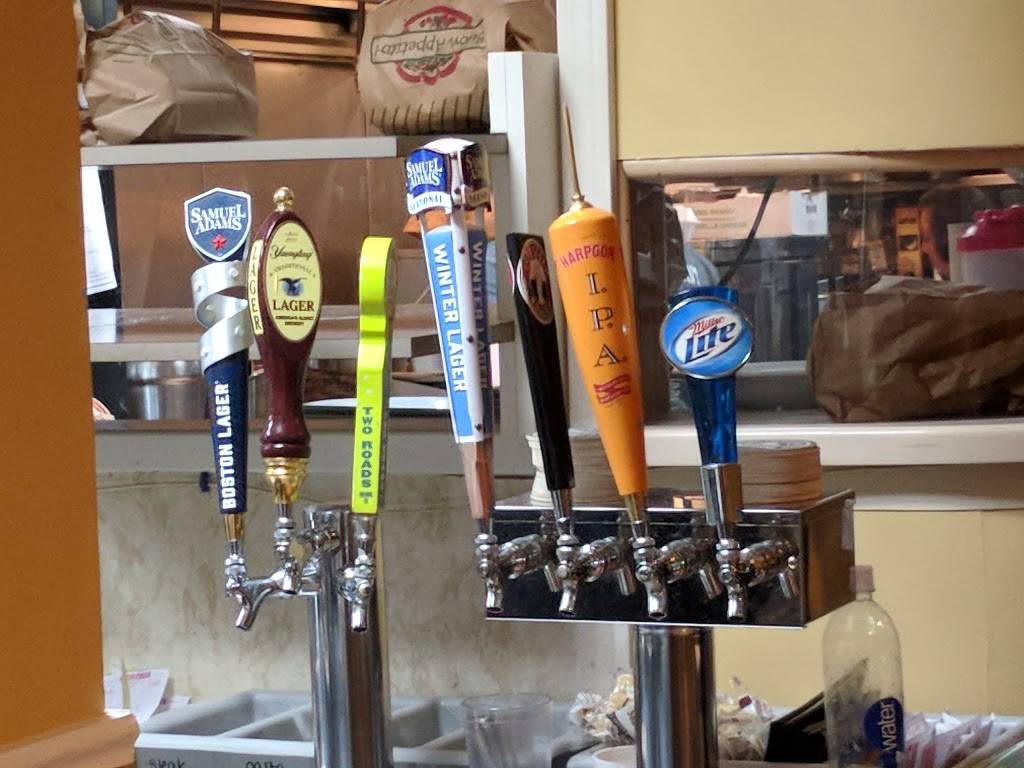 Rossinis | restaurant | 62 W High St, East Hampton, CT 06424, USA | 8602671106 OR +1 860-267-1106