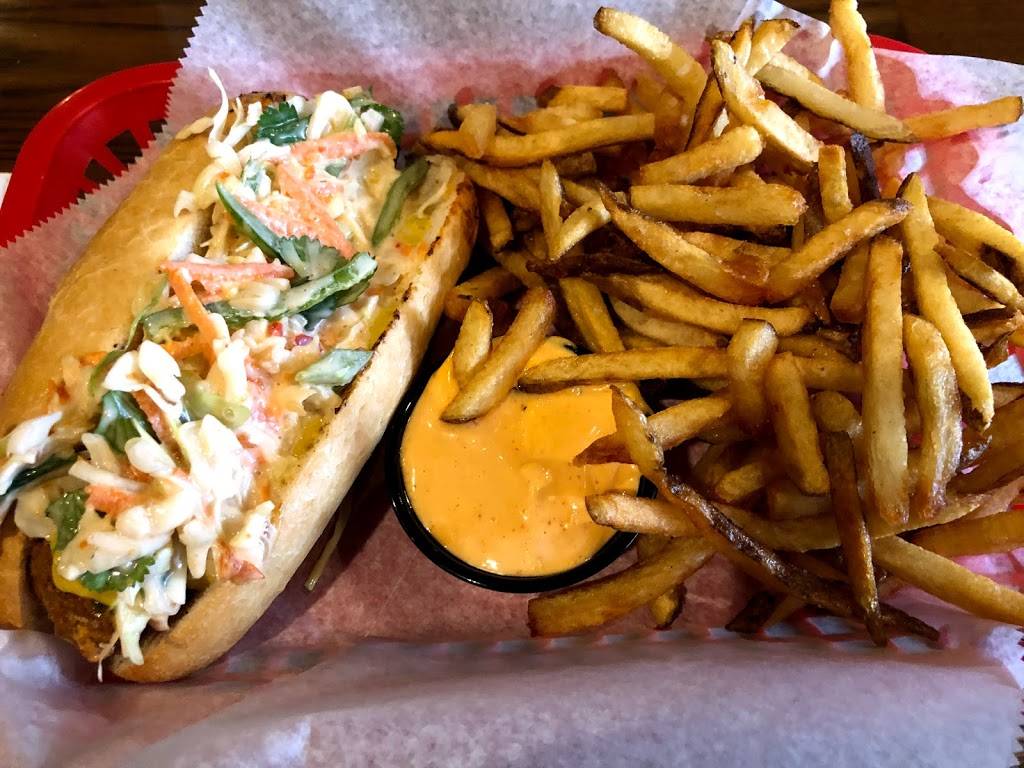 Links Taproom | restaurant | 1559 N Milwaukee Ave, Chicago, IL 60622, USA | 7733607692 OR +1 773-360-7692