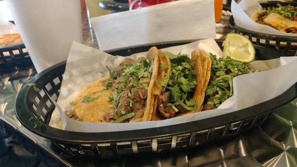 Tomatillo Taco Ville | restaurant | 2943 W Irving Park Rd, Chicago, IL 60618, USA | 7736541350 OR +1 773-654-1350