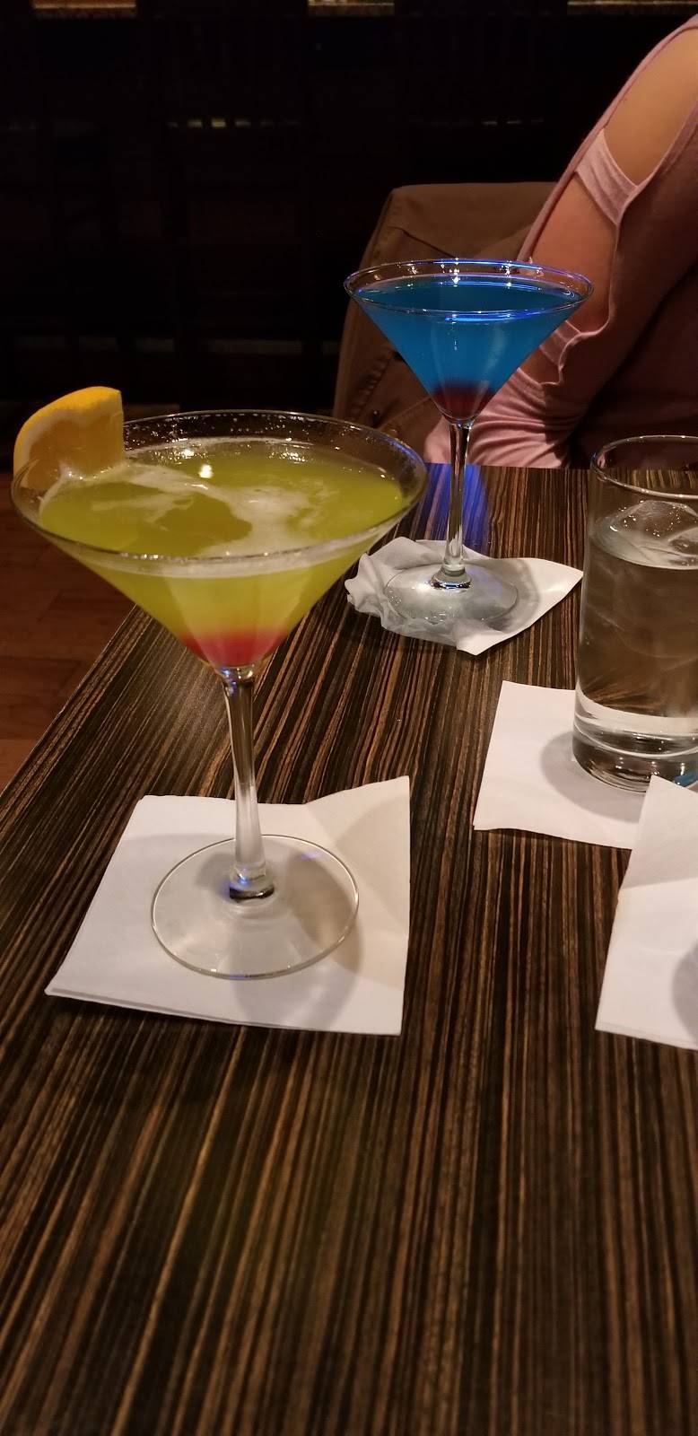 Bossanova | restaurant | 112 W 3rd St, Alton, IL 62002, USA | 6184621175 OR +1 618-462-1175