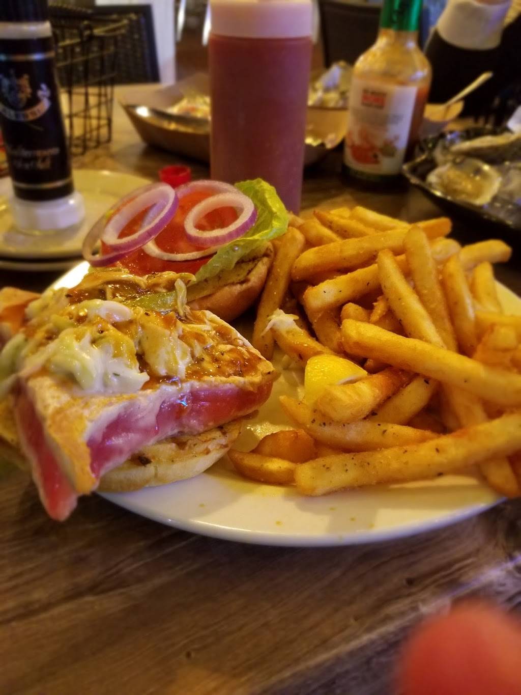 Crabby Bills Off The Hook | restaurant | 9648 W Linebaugh Ave, Westchase, FL 33626, USA | 8135011005 OR +1 813-501-1005