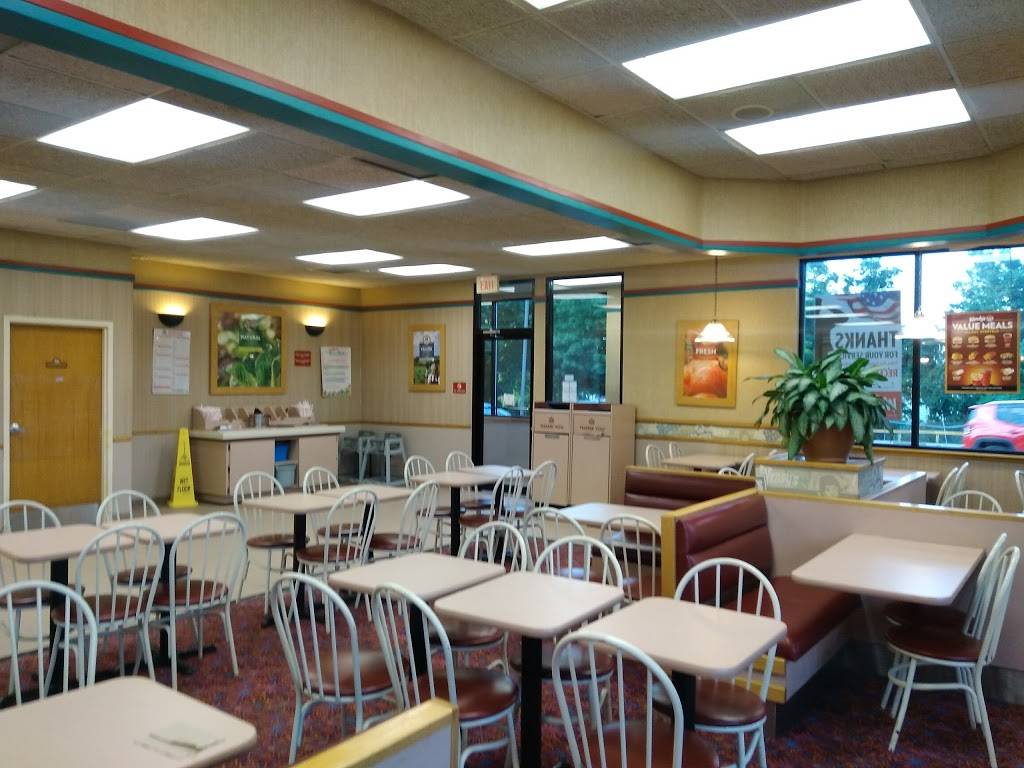 Wendys | restaurant | 5001 Nicholson Ln, Rockville, MD 20852, USA | 3012301348 OR +1 301-230-1348