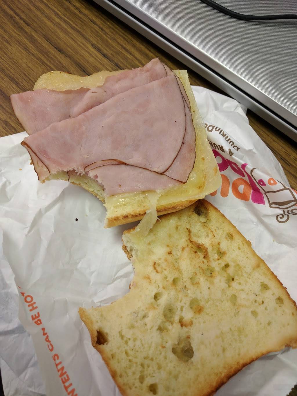 Dunkin | bakery | 255 Main St, Niantic, CT 06357, USA | 8607391910 OR +1 860-739-1910