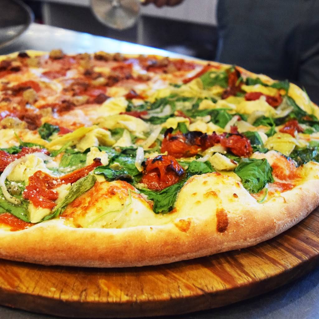 Mr. Moto Pizza House | restaurant | 1180 Rosecrans St #102, San Diego, CA 92106, USA | 6195018488 OR +1 619-501-8488