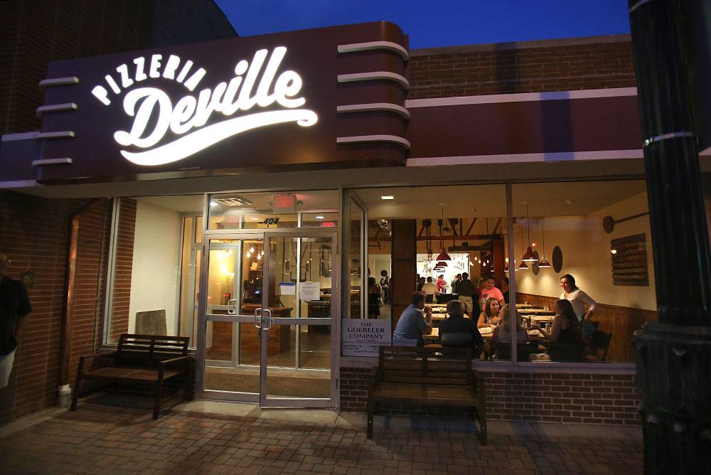 Pizzeria DeVille | restaurant | 404 N Milwaukee Ave, Libertyville, IL 60048, USA | 8473674992 OR +1 847-367-4992