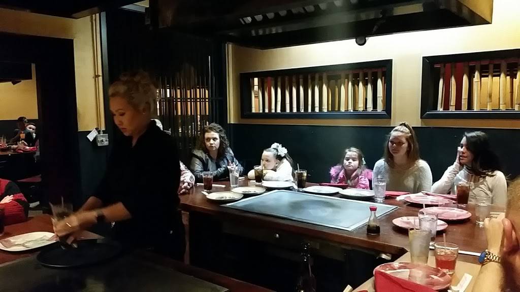 Torii Japanese Restaurant | night club | 2401 E Orangeburg Ave Ste 35, Modesto, CA 95355, USA | 2095298697 OR +1 209-529-8697